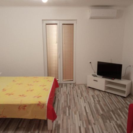 Studio Apartman Matkovic Imotski Buitenkant foto