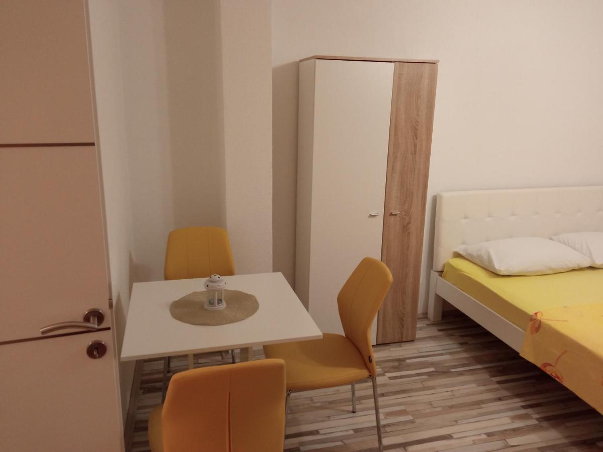 Studio Apartman Matkovic Imotski Buitenkant foto