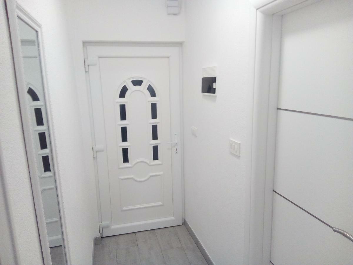 Studio Apartman Matkovic Imotski Buitenkant foto